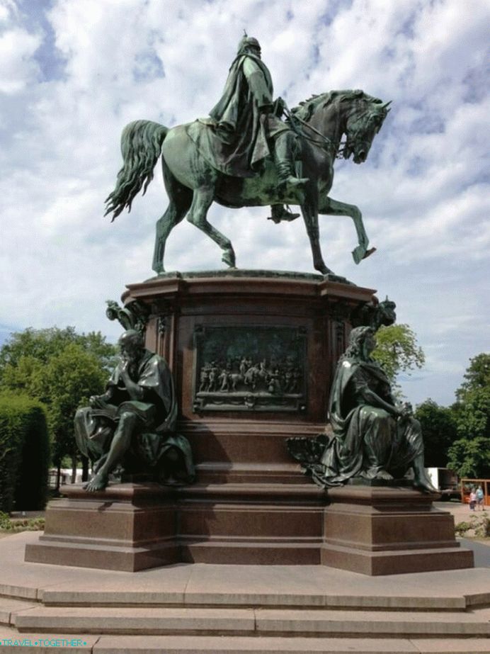 Pamätník Friedricha Franza II