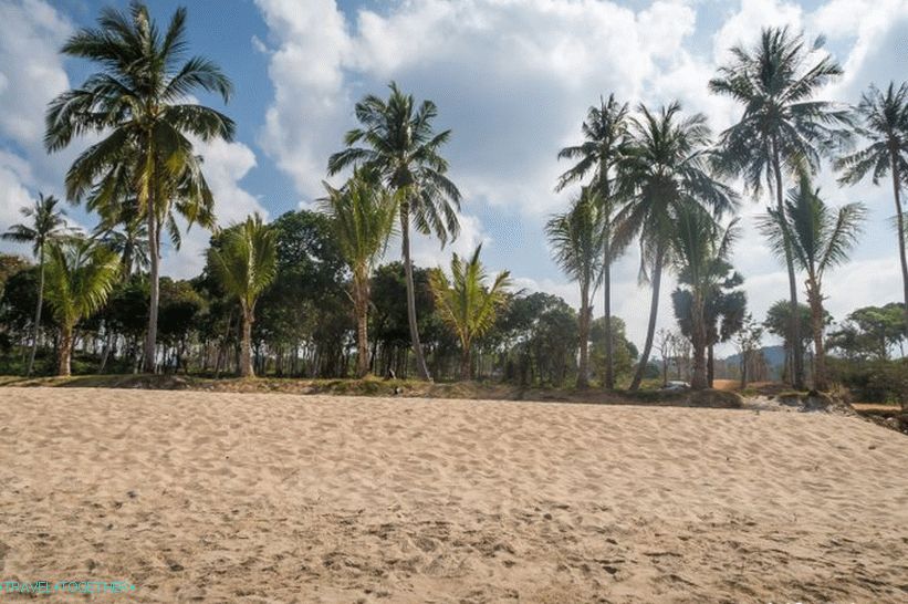 Secret Beach (Lanta Secret Beach) - stále je divoká pláž na Lante