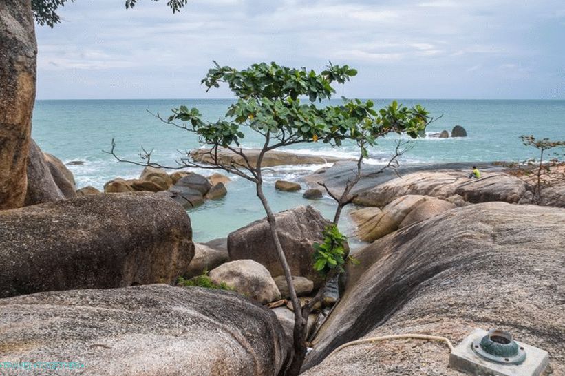 Babička a dedko Rocks na Samui - vyhliadková plošina a člen z kameňa