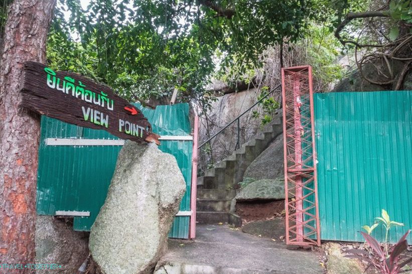 Babička a dedko Rocks na Samui - vyhliadková plošina a člen z kameňa