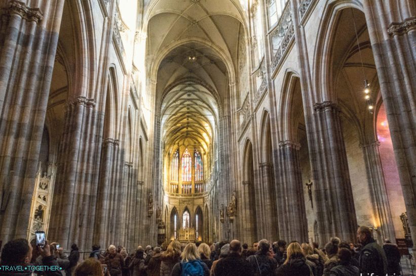 Katedrála sv. Víta v Prahe - ako sa tam dostať, otváracia doba a cena