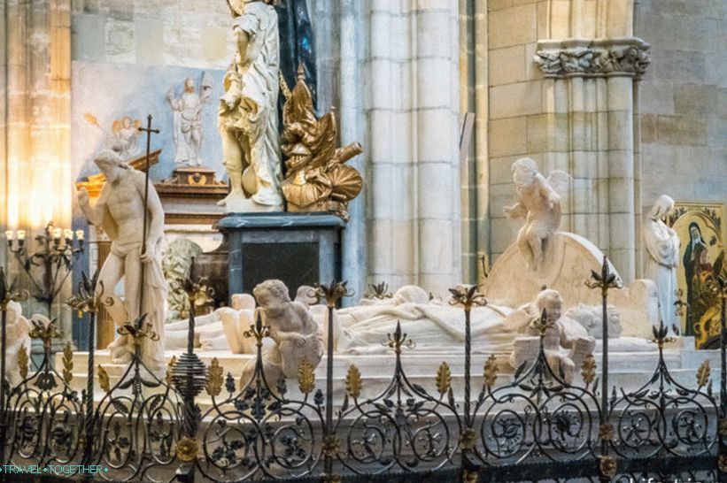 Katedrála sv. Víta v Prahe - ako sa tam dostať, otváracia doba a cena
