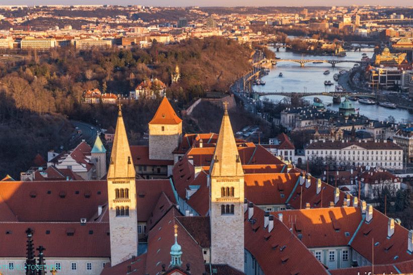 Katedrála sv. Víta v Prahe - ako sa tam dostať, otváracia doba a cena