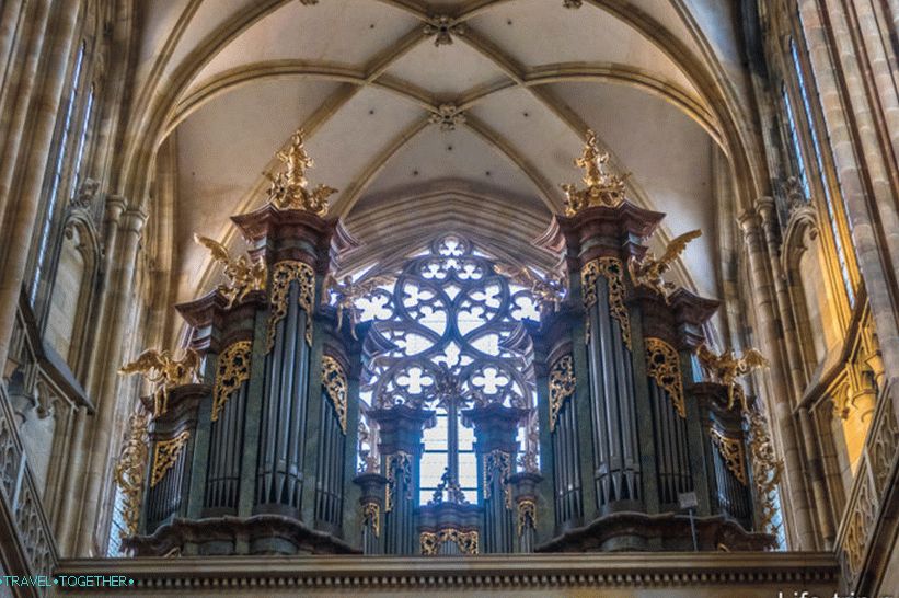 Katedrála sv. Víta v Prahe - ako sa tam dostať, otváracia doba a cena
