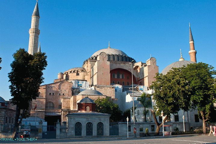 Hagia Sofia (katedrála sv. Sofie) v Istanbule.