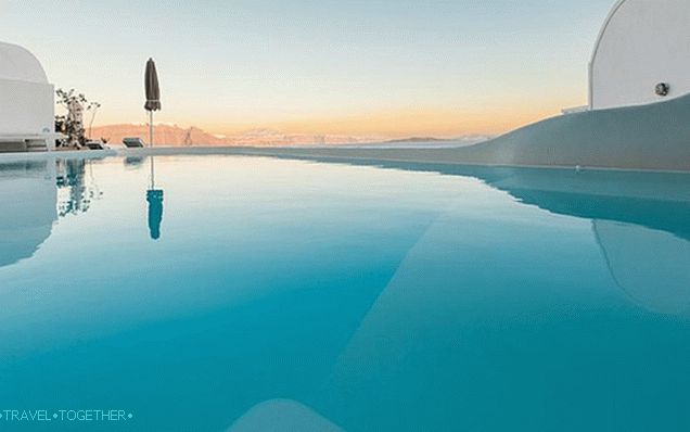 Atrina-santorini_3522106b