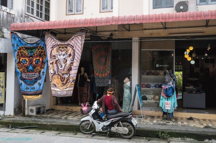 Thong Sala - prístav a najväčšia osada na Phangane