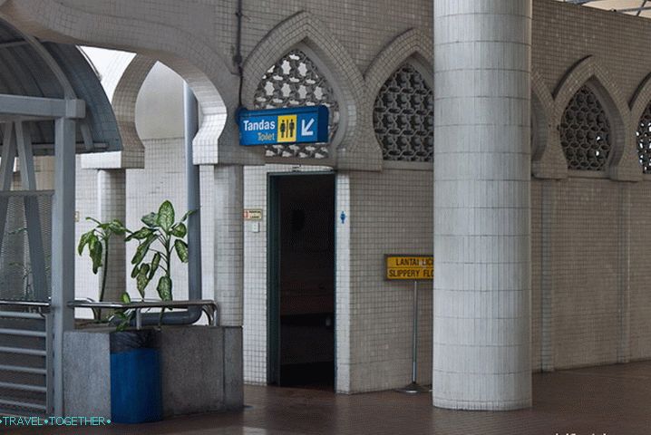 Toalety na stanici KTM Komuter