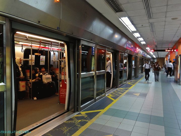 Stanica LRT v metre Kuala Lumpur