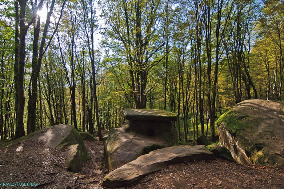 Prechádzka okolo dolmens