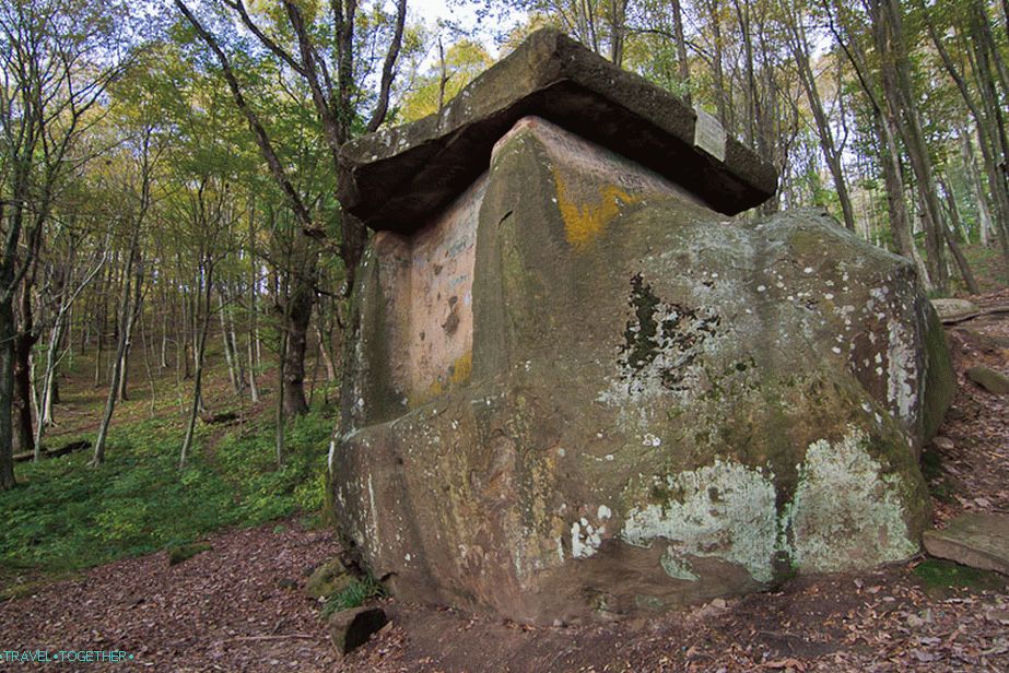 Dolmen v lese neďaleko Tuapse