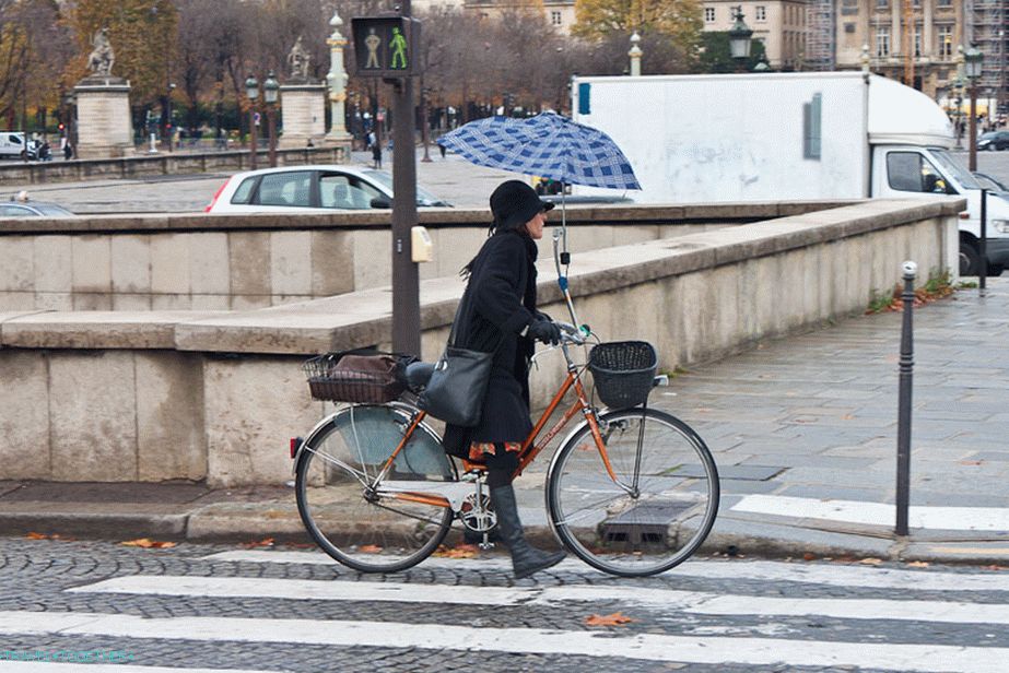 Parížania na ulici