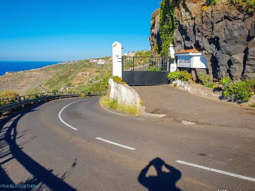 Brána a vstup na územie pri nápise Las Vistas