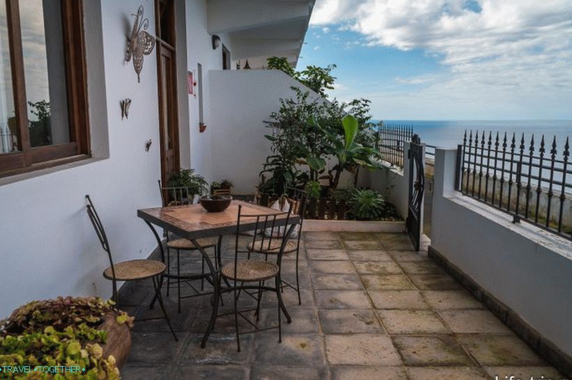 Vinotéka na severe Tenerife s výhľadom na more