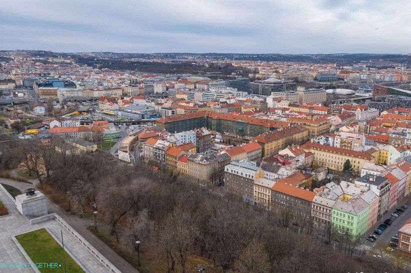 Vrch Vítkov v Prahe - park, pamätník a vyhliadková plošina
