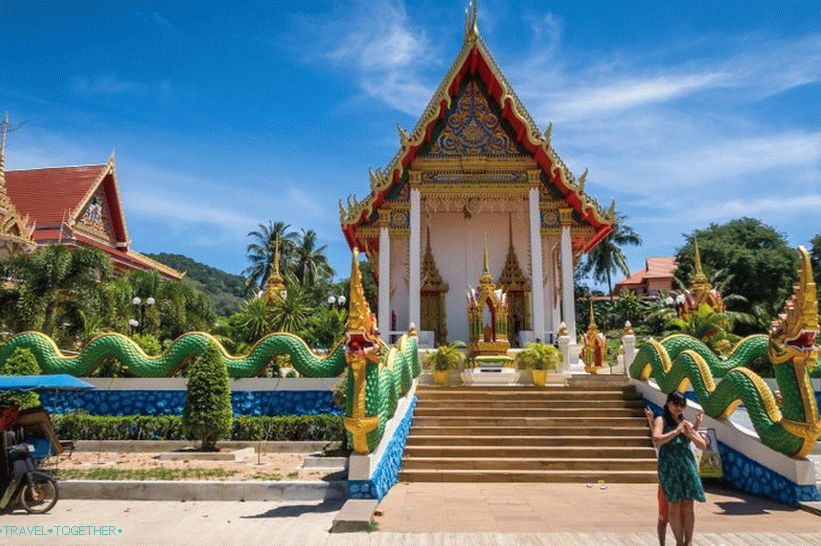 Wat Suwankiriket, Phuket - chrám Karon a nočný trh