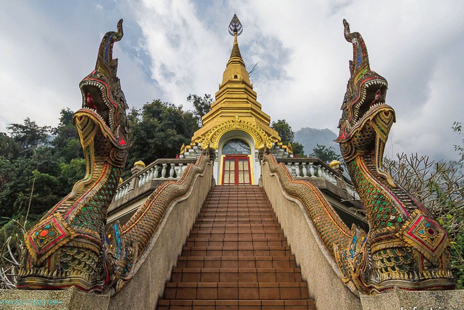 Wat Tham Pha Plong