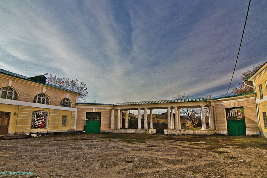 „Dvor