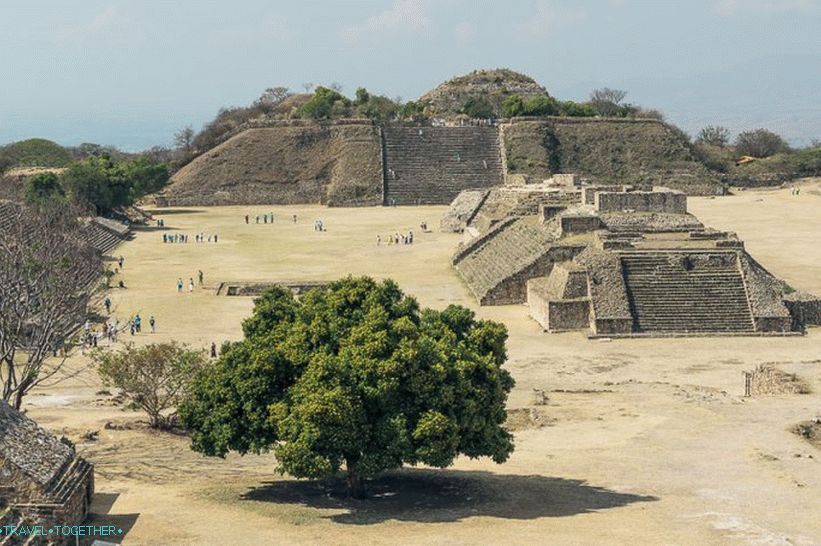 Pyramídy Monte Alban