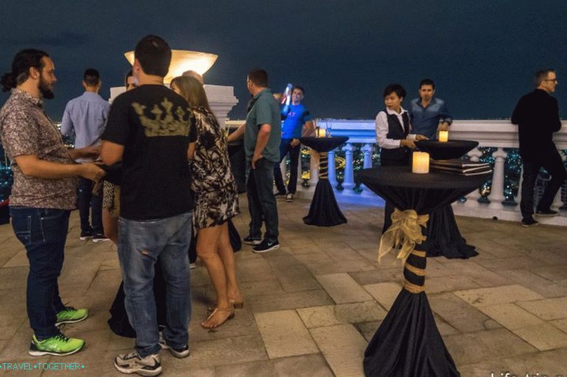 Slávny hotel Lebois, kde bakalárska strana natáčala film v Bangkoku - 63 poschodí